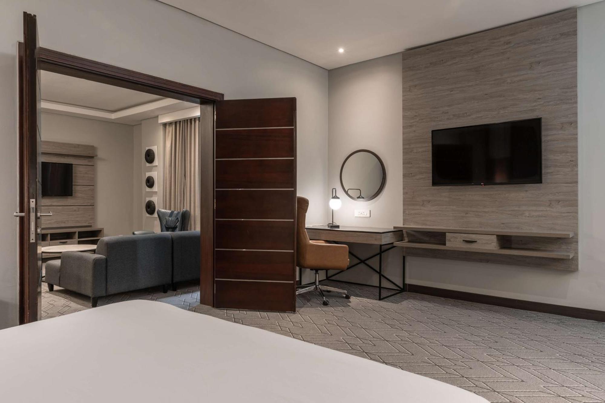 Radisson Ikeja 4*